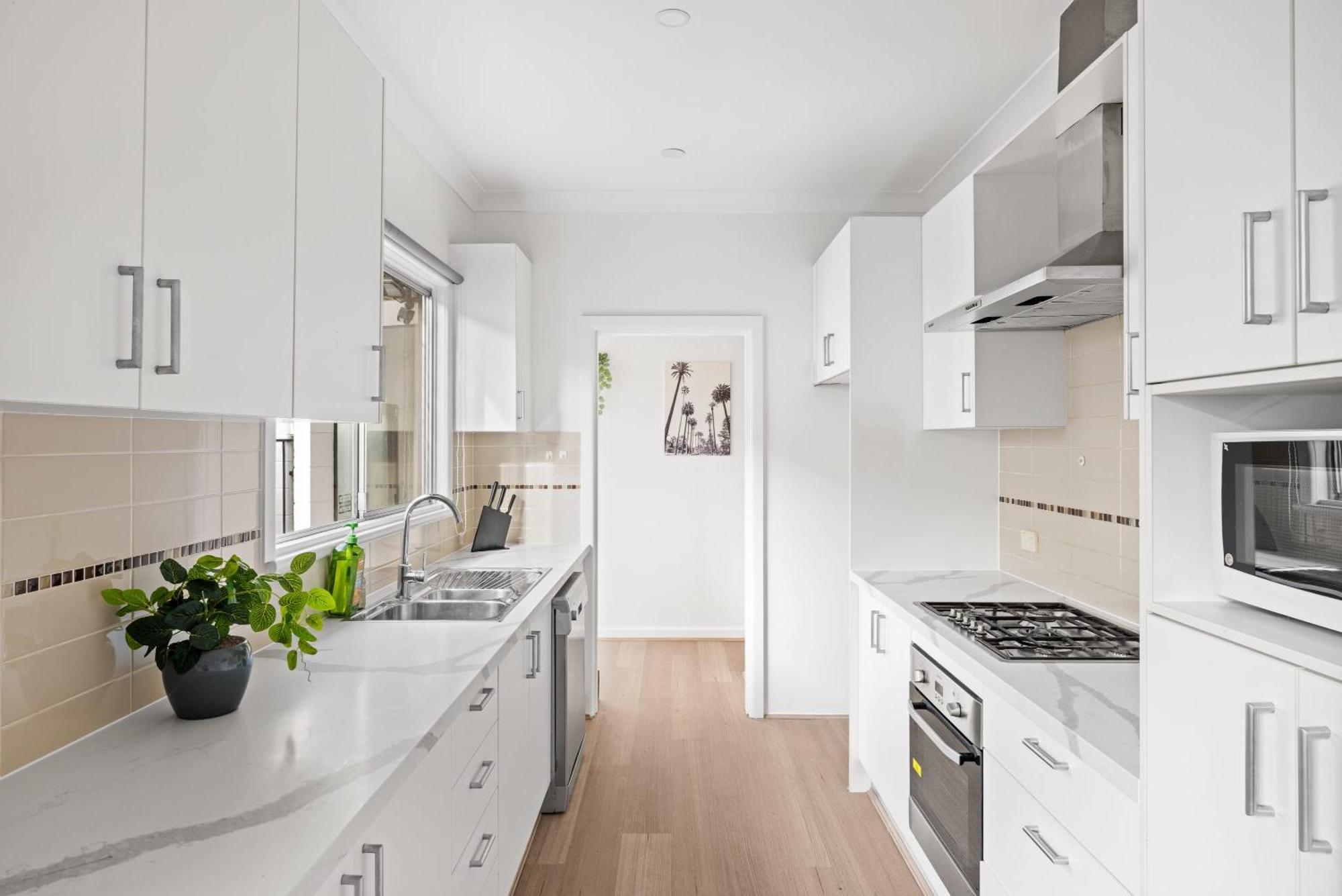 Elegant Double - Mins To Airport - Shared Bathroom Sydney
