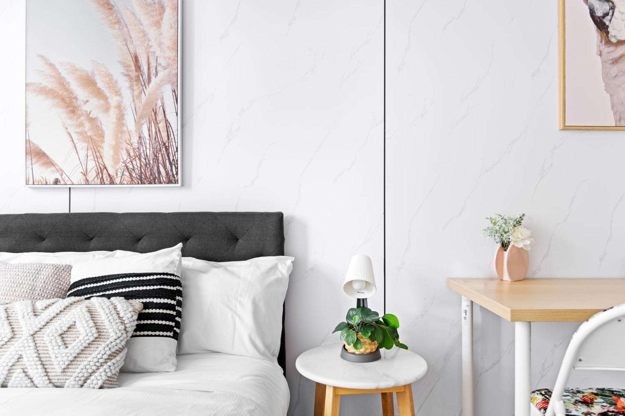 Elegant Double - Mins To Airport - Shared Bathroom Guest house Sydney