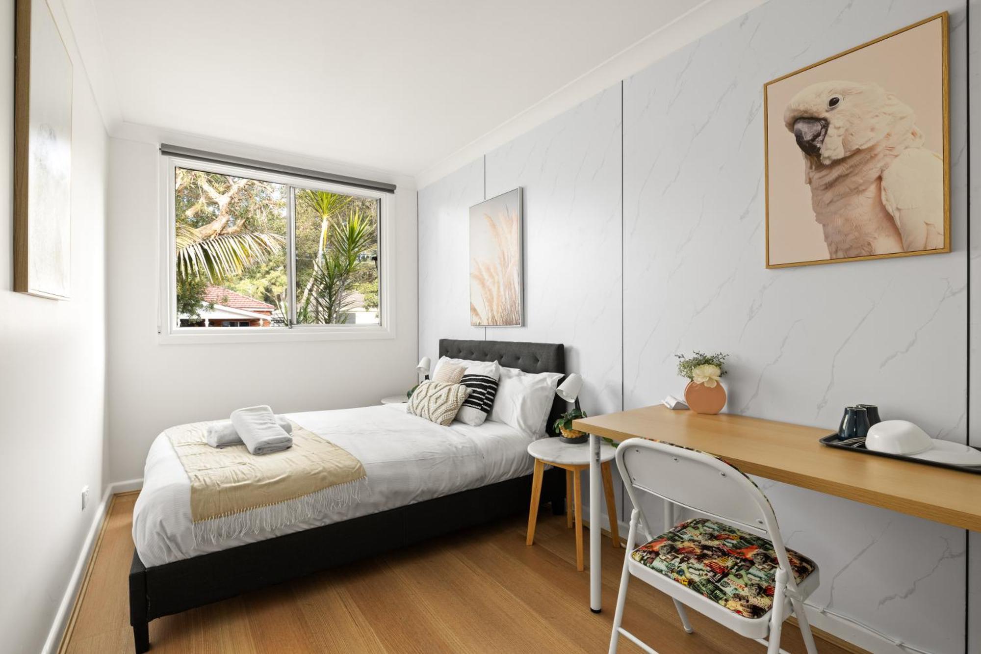 Elegant Double - Mins To Airport - Shared Bathroom * Sydney